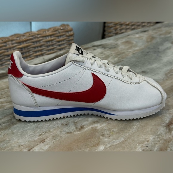 Women’s NIKE Cortez Classic leather red white & blue sneakers- Size 6 - Picture 3 of 11